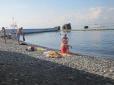 Щоб відпочинок був скрепним: На пляжі в Сочі утворився гейзер з нечистот (відео)