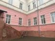Через борги за комуналку: Шокуючі подробиці самогубства двірника у Чернівцях (відео)
